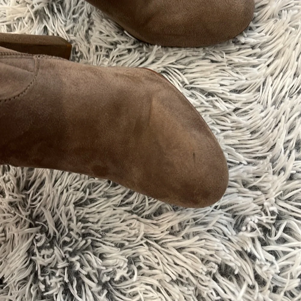 Steve Madden heeled booties. Size 7/12 - Picture 5 of 9